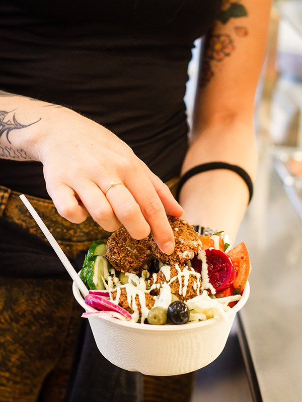 maoz-vegan_best-falafel_amsterdam-cascade-08